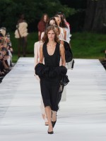 ستيلا ماكارتني Stella McCartney ربيع وصيف 2027 - مصدر الصورة Launchmetrics/Spotlight © 