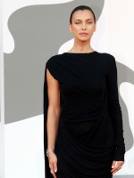 إيرينا شايك Irina Shayk في مهرجان فينيسيا السينمائي 2026 (مصدر الصورة: Franco Origlia/Getty Images)