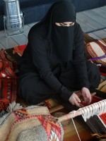 حرفة السدو تعد من الحرف اليدوية التقليدية الأصيلة التي اشتهر بها سكان المملكة العربية السعودية