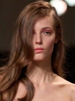 من عرض إيلي صعب Elie Saab ربيع صيف 2027 - الصورة من  Launchmetrics/Spotlight©