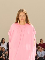 بالنسياغا Balenciaga ربيع وصيف 2027 - الصورة من Launchmetrics/Spotlight ©