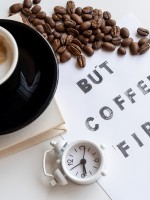 هل القهوة قبل التمرين تعزّز الأداء فعلاً؟  Image by magnific