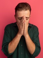 حلم الحزن والبكاء في المنام - الصورة تعبيرية منmagnific.
