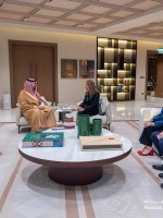 وزير الثقافة السعودي الأمير بدر بن عبد الله بن فرحان آل سعود يلتقي فريق معهد مارانجوني 