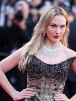 مريم أوزرلي Meryem Sarah Uzerli في مهرجان كان السينمائي 2024. مصدر الصورة:  Pascal Le Segretain/Getty Images