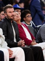 جاكي شان وديفيد بيكهام يتابعان منافسات NBA في الصين عام 2026 (Jackie Chan, David Beckham watches NBA China Games 2026)- مصدر الصورة:  Zhizhao Wu / GETTY IMAGES NORTH AMERICA / Getty Images via AFP