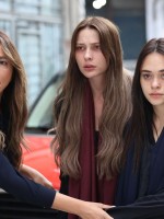 مسلسل إسطنبول رأسًا على عقب - الصورة سكرين شوت من الحلقة 16