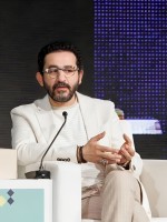 أحمد حلمي- الصورة على صفحته بموقع فيس بوك