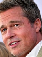 براد بيت في هوليوود، كاليفورنيا (Brad Pitt in Hollywood, California). مصدر الصورة: VALERIE MACON / AFP