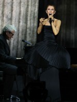 سيلين ديون Celine Dion في باريس- (مصدر الصورة  Stephane Cardinale - Corbis/Corbis via Getty Images)
