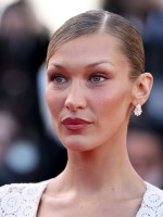 بيلا حديد Bella Hadid في الدور 79 من مهرجان كان السينمائي (مصدر الصورة:  Marc Piasecki/FilmMagic)