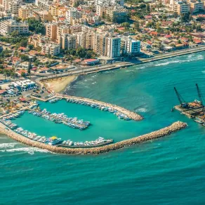 رحلة إلى لارنكا القبرصية