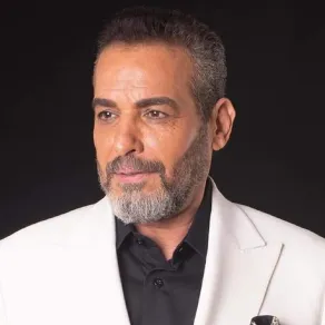 أحمد عبد العزيز لسيدتي: لم أقصد تجاهل الشاب وهناك من يتصيد لي تصرفاتي