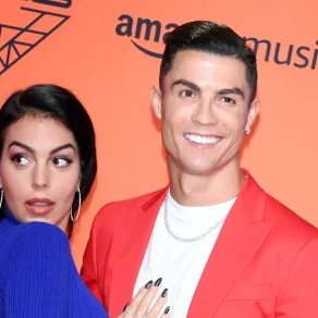 جورجينا رودريغيز وكريستيانو رونالدو في إشبيلية، إسبانيا (Georgina Rodriguez and Cristiano Ronaldo in Seville, Spain). مصدر الصورة: Daniele Venturelli/Daniele Venturelli/WireImage