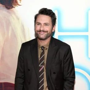 تشارلي داي - Charlie Day Cindy Ord/Getty Images/AFP (Photo by Cindy Ord / GETTY IMAGES NORTH AMERICA / Getty Images via AFP)