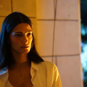 تارا عماد- الصورة من المركز الاعلامي لمسلسل ماتراه ليس كما يبدو