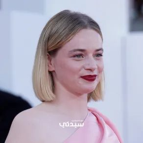 لونا ويدلر Luna Wedler في مهرجان فينيسيا السينمائي_ تصوير يوسف بوهوش خاص لسيدتي 