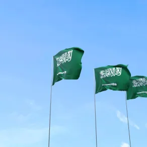 كلُّ عام والوطن السعودي يعانق المجد .. كل عام ووطني الغالي بخير وعز وأمن وأمان - المصدر: freepik