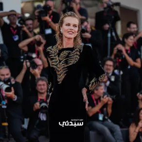 إيفا هيرزيغوفا Eva Herzigová في مهرجان فينيسيا السينمائي 2025- تصوير يوسف بوهوش خاص سيدتي