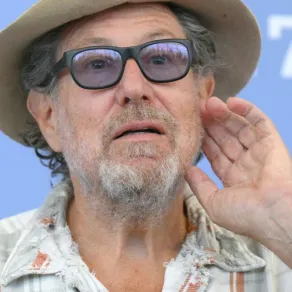 جوليان شنابل Julian Schnabel، من مهرجان فينيسيا 2025. مصدر الصورة: Tiziana FABI / AFP