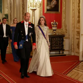 أمير وأميرة ويلز في حضور مأدبة رسمية في قلعة وندسور ( The Prince and Princess of Wales attend a state banquet at Windsor Castle ). مصدر الصورة: by Phil Noble / POOL / AFP