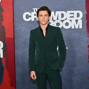 توم هولاند في متحف الفن الحديث في مدينة نيويورك (Tom Holland at the Museum of Modern Art in New York City). مصدر الصورة: ANGELA WEISS / AFP