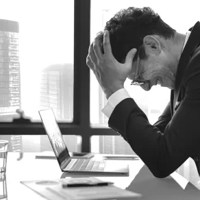 كيف تتعامل مع الظلم دون أن تفقد وظيفتك؟
