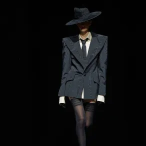 فان ديركامب Van Der Kemp- الصورة من Launchmetrics/Spotlight © فان ديركامب Van Der Kemp- الصورة من Launchmetrics/Spotlight ©