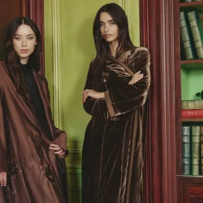 عباية موزان Mauzan- الصورة من العلامة عباية موزان Mauzan- الصورة من العلامة