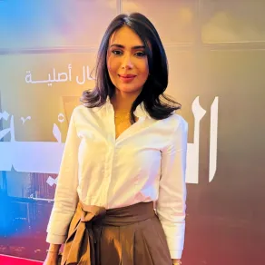 لبنى عبد العزيز- الصورة خاصة بسيدتي من تصوير زكية البلوشي