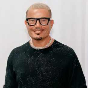 عمرو دياب- الصورة من حسابه على فيسبوك عمرو دياب- الصورة من حسابه على فيسبوك