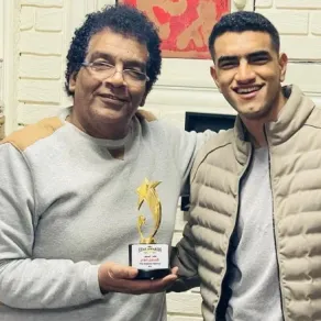 السيناريست أحمد عبد الله وابنه علي - الصورة من حساب الأخير على فيسبوك السيناريست أحمد عبد الله وابنه علي - الصورة من حساب الأخير على فيسبوك