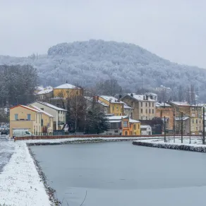 تتألق فرنسا بين منتجعات التزلج الجبلية ومدنها المزدانة بأجواء الاحتفالات فرنسا