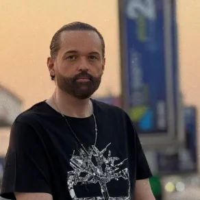 محمد محمود عبد العزيز- الصورة من حسابه الرسمي على إنستغرام زوجة محمد محمود عبد العزيز تمر بوعكة صحية.. ويطالب الجمهور بالدعاء