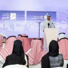 الإيجار الصحفي إلى شعار مؤتمر ومعرض الحج ودلالاته "من مكة إلى العالم" - الصورة من واس الإيجار الصحفي إلى شعار مؤتمر ومعرض الحج ودلالاته "من مكة إلى العالم"