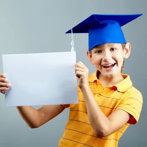 صورة تعبر عن فرحة التخرج