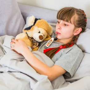 صورة لطفلة مريضة