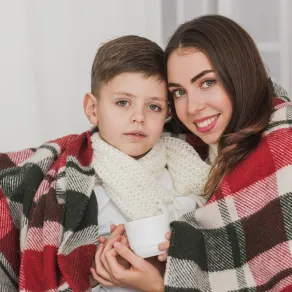 صورة لأم وطفلها