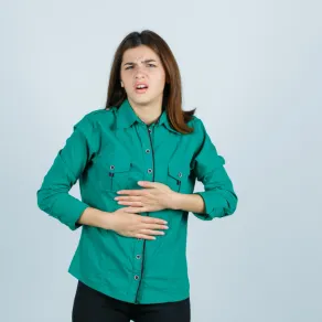 تغيير العادات يخفف من مظهر البطن المنتفخ- المصدرfreepik