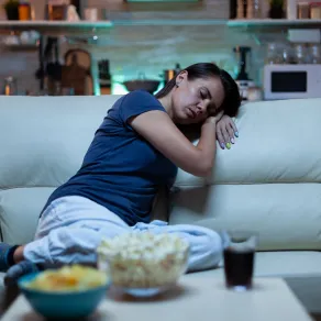 أطعمة تسبّب الكسل والخمول إذا تناولتها صباحاً Image By Freepik أطعمة تسبّب الكسل والخمول إذا تناولتها صباحاً Image By Freepik