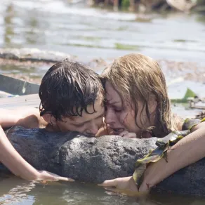 الفيلم التراجيدي The Impossible- الصورة من موقع IMDB