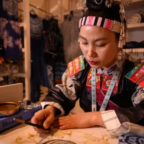 جناح الصين ضيف شرف الأسبوع الدولي للحرف اليدوية "بنان" - الصورة من وكالة الأنباء السعودية "واس" جناح الصين ضيف شرف الأسبوع الدولي للحرف اليدوية "بنان" - الصورة من وكالة الأنباء السعودية "واس"