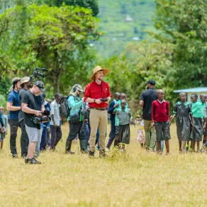 مستر بيست يدعم الأعمال الخيرية من خلال مبادرة بالتعاون مع قمة المليار متابع - الصورة من وكالة الأنباء الإماراتية "وام" مستر بيست يدعم الأعمال الخيرية من خلال مبادرة بالتعاون مع قمة المليار متابع - الصورة من وكالة الأنباء الإماراتية "وام"
