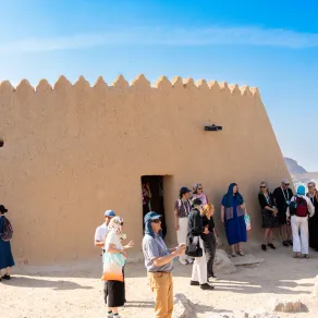 جولات آيكوم دبي 2025 للمشاركين - الصورة من وكالة الأنباء الإماراتية "وام" جولات آيكوم دبي 2025 للمشاركين - الصورة من وكالة الأنباء الإماراتية "وام"