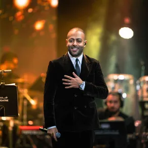 حفل غنائي لتامر عاشور بمسرح المجاز بالشارقة- الصورة من المركز الإعلامي 