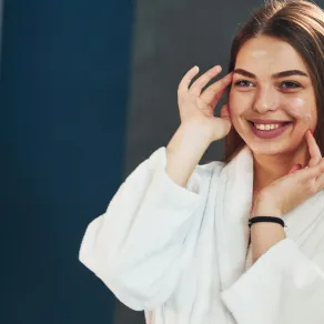 صورة لامرأة