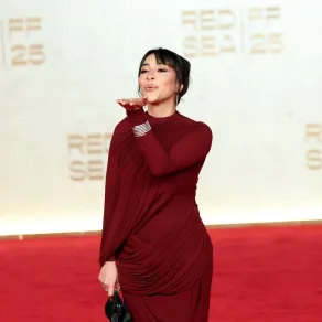 سارة طيبة في مهرجان البحر الأحمر السينمائي 2025 -مصدر الصورة (Photo by Daniele Venturelli/Getty Images for The Red Sea International Film Festival)