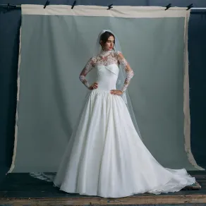 فستان زفاف من آن بارج Anne Barge - الصورة من Launchmetrics/Spotlight © فستان زفاف من آن بارج Anne Barge - الصورة من Launchmetrics/Spotlight ©