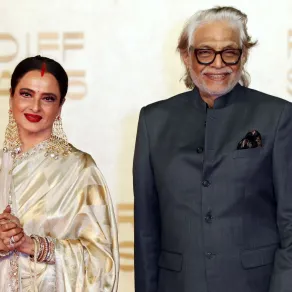 ريخا Rekha ومظفر علي Muzaffar Ali من مهرجان البحر الأحمر السينمائي 2025. مصدر الصورة: Hoda Davaine/Getty Images for The Red Sea International Film Festival ريخا Rekha ومظفر علي Muzaffar Ali من مهرجان البحر الأحمر السينمائي 2025. مصدر الصورة: Hoda Davaine/Getty Images for The Red Sea International Film Festival