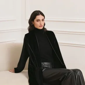 عباية من WA Dubai - الصورة من حساب الماركة على إنستغرام عباية من WA Dubai - الصورة من حساب الماركة على إنستغرام